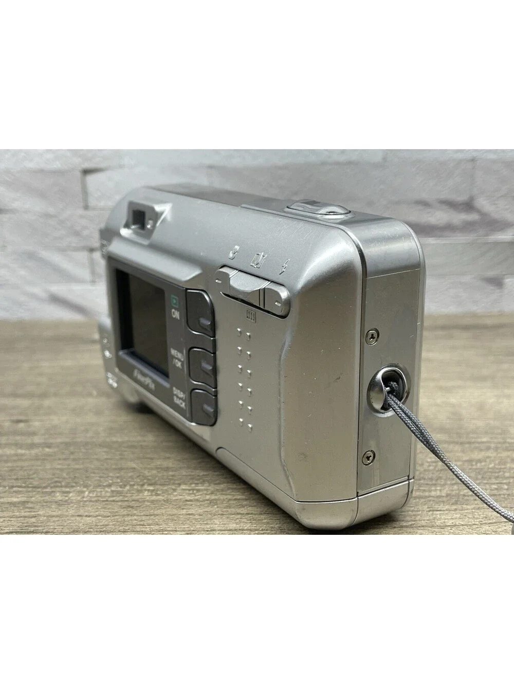 Fujifilm FinePix A Series A340 4.0MP Digital Camera Silver (No SD Card) Tested